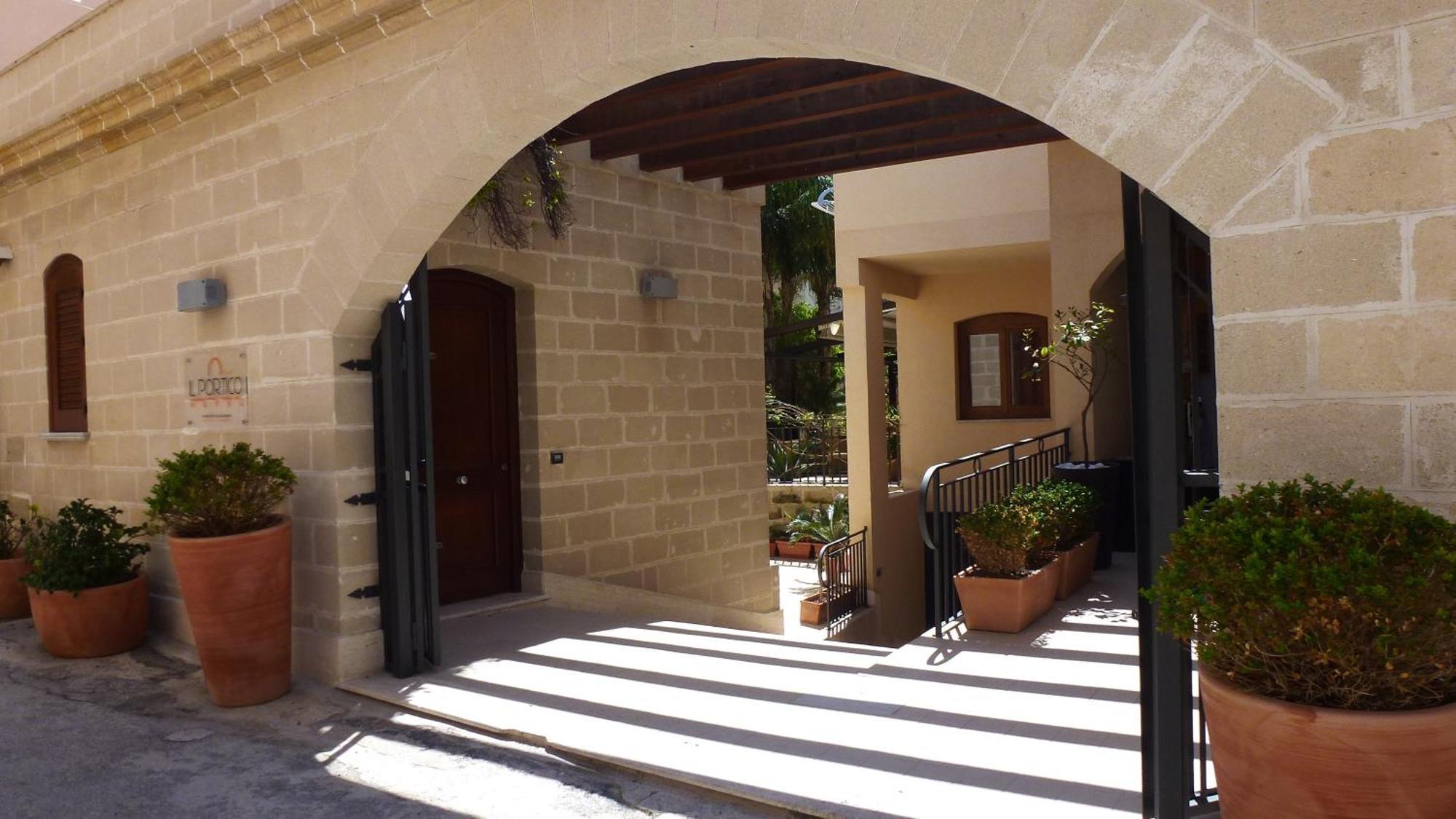 Hotel Il Portico Favignana Exterior photo
