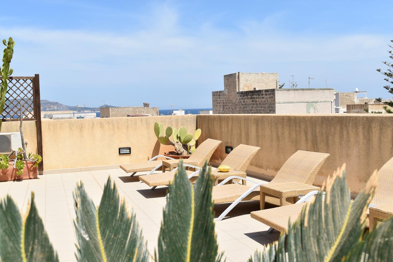 Hotel Il Portico Favignana Exterior photo
