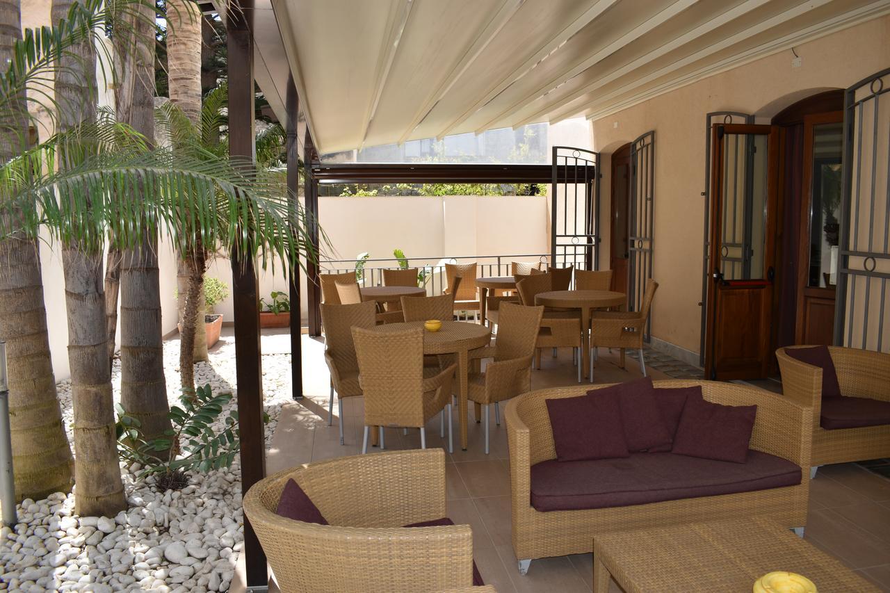 Hotel Il Portico Favignana Exterior photo