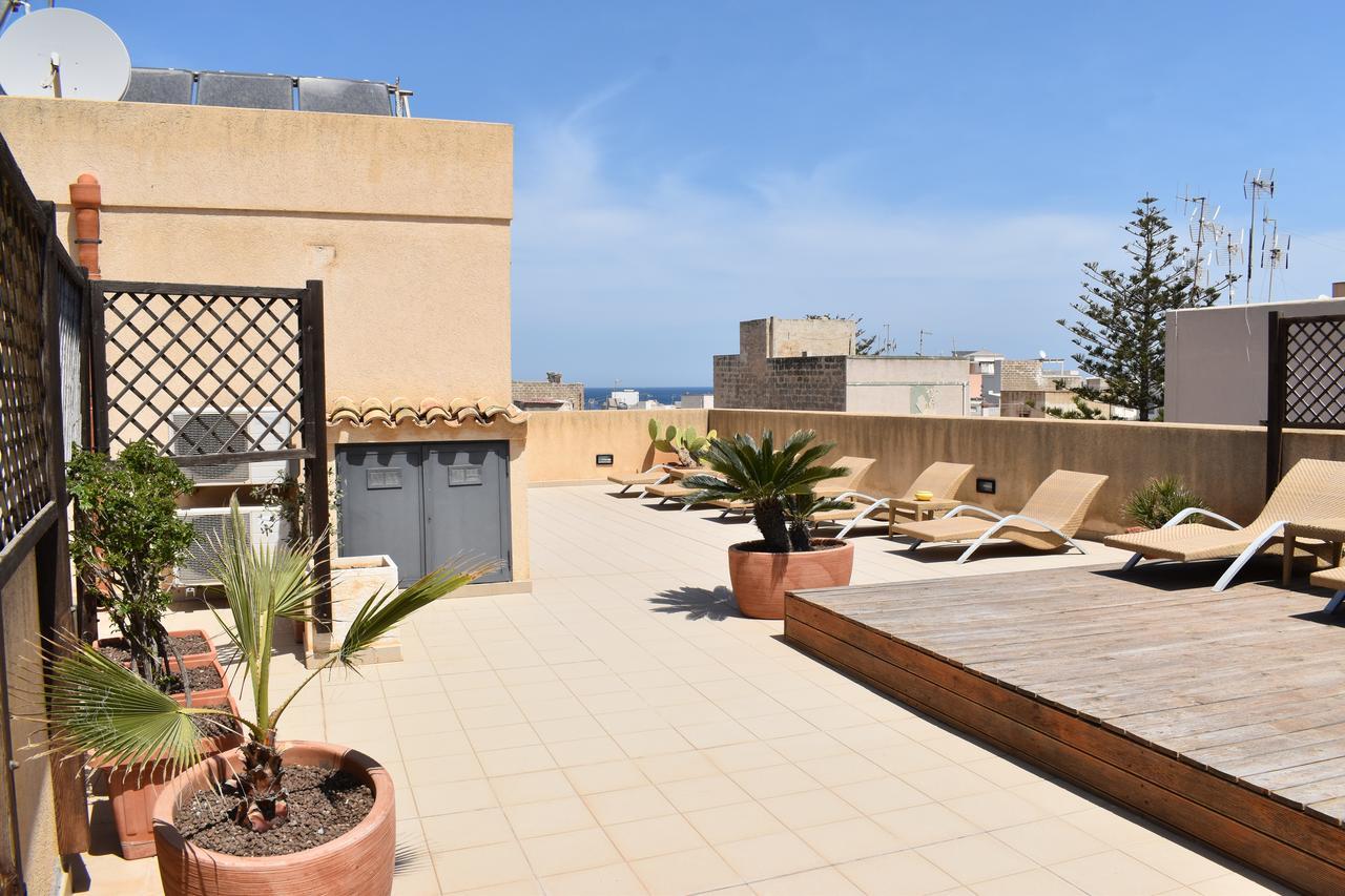 Hotel Il Portico Favignana Exterior photo